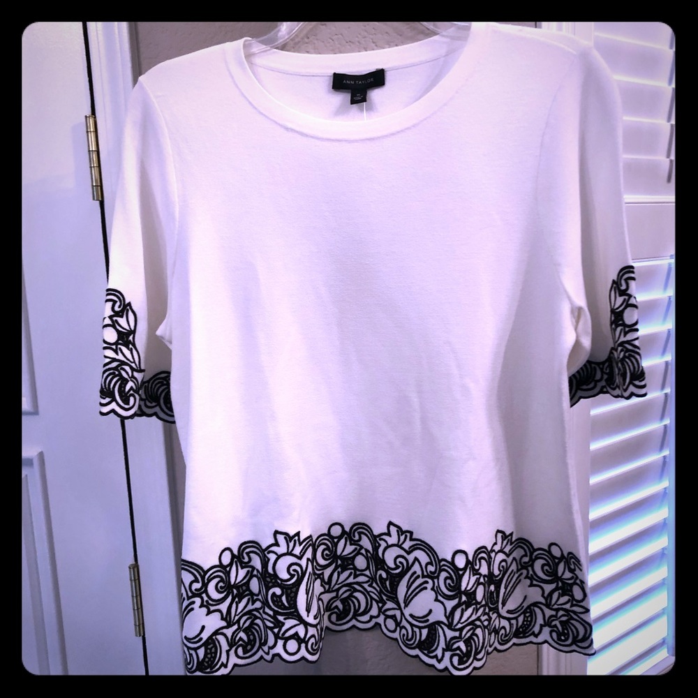 NWT Ann Taylor white/black shortsleeved sweater